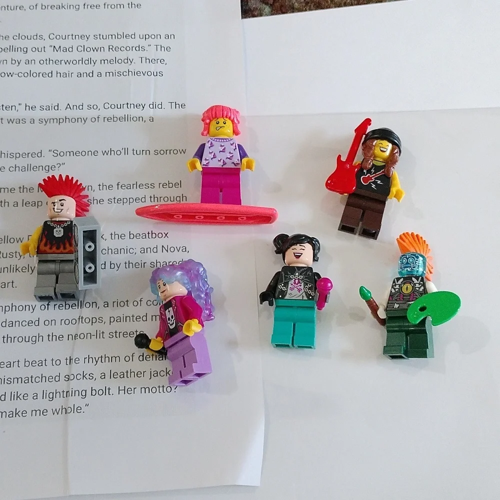 Lego Courtney the Fearless Rebel + the Punks Crew, set of 6 minifigures w/ story